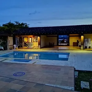 Guest house Hollywood Colombia